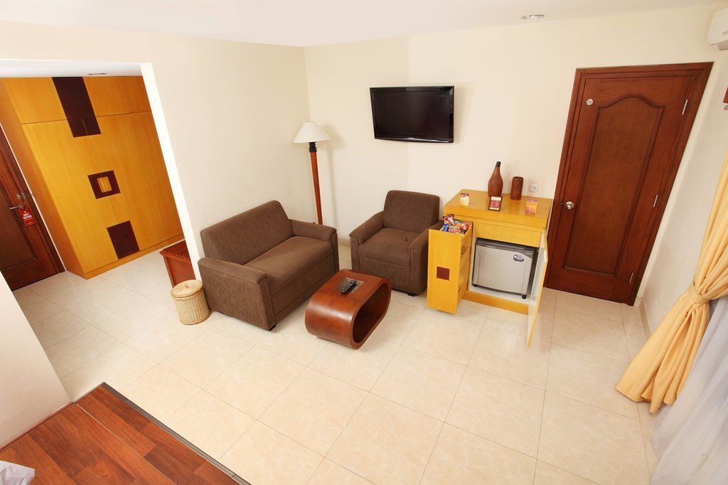 Hotel Baron Indah Surakarta  Экстерьер фото