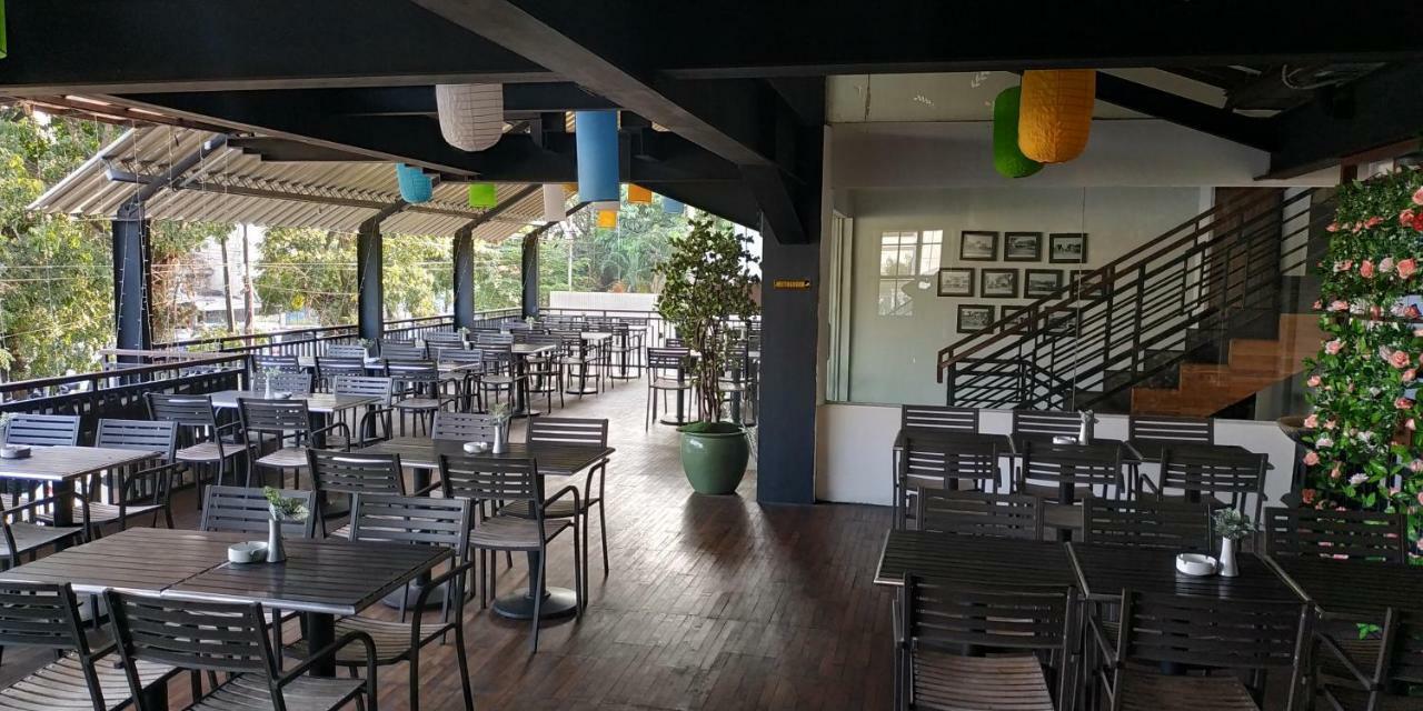Hotel Baron Indah Surakarta  Экстерьер фото