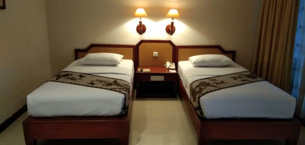 Hotel Baron Indah Surakarta  Экстерьер фото